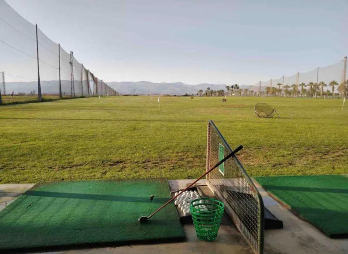 アルメリアToyo Golfアパートメント エクステリア 写真